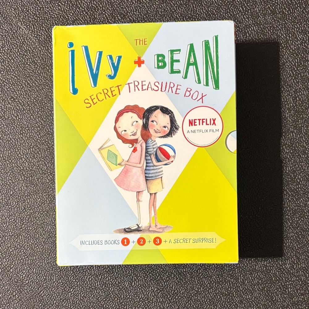 Ivy & Bean Secret Treasure Box Set